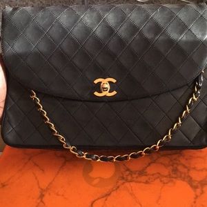 Chanel round flap 1O inch VTG 24k gold hardware